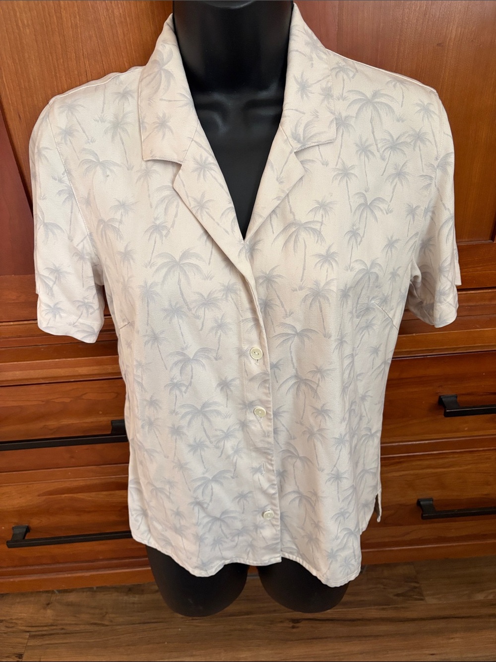 EP pro golf 100% silk Cream Short-Sleeve Palm Print Button-Up Top